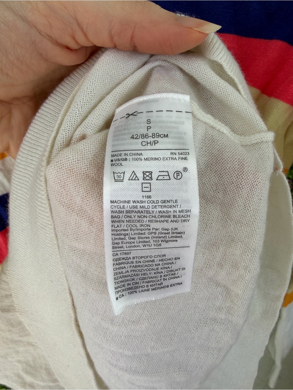 Banana Republic Extra Fine Merino Wool Sweater Small Rainbow Stripe  Crewneck - Picture 6 of 7